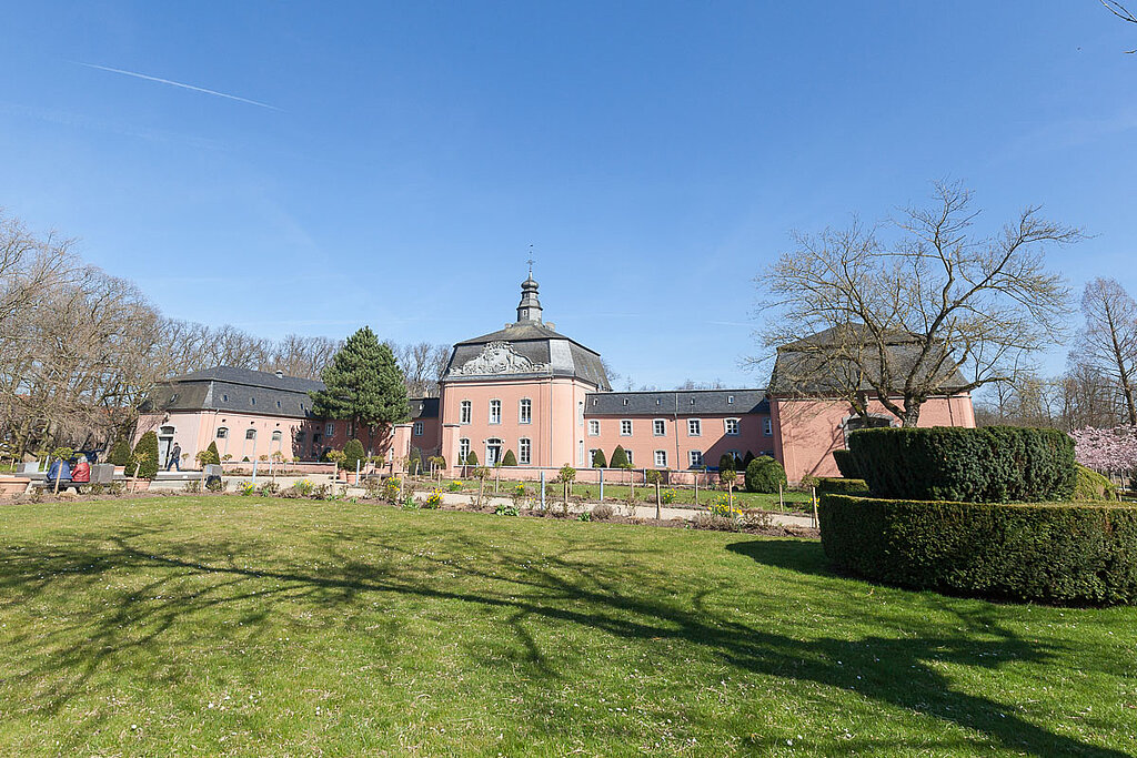 Der Schlosspark Wickrath ist zu jeder Jahreszeit einen Besuch wert.
